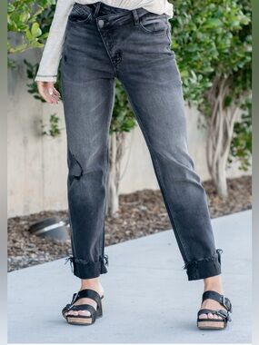 Flying Monkey Under Label 9O’s High
Rise Dad Jeans Style F4558 Women’s Size 28
